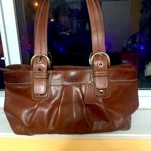 Large brown handbag coach